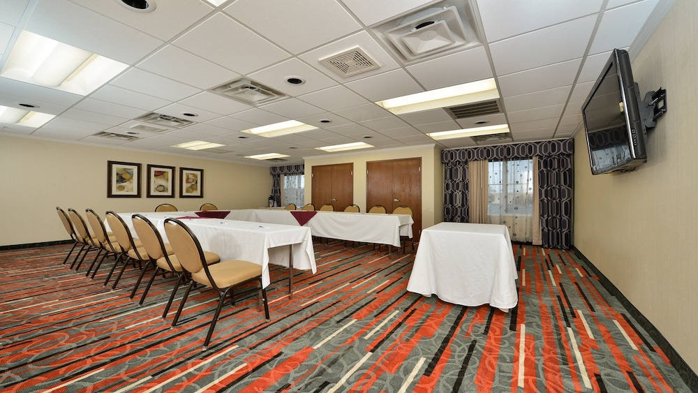 Holiday Inn Express Boston Milford by IHG - photo 40