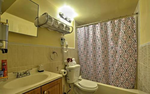 Two Bedroom Apartment North East Bronx — 4-Star Luxury Hotel in The Bronx, United States