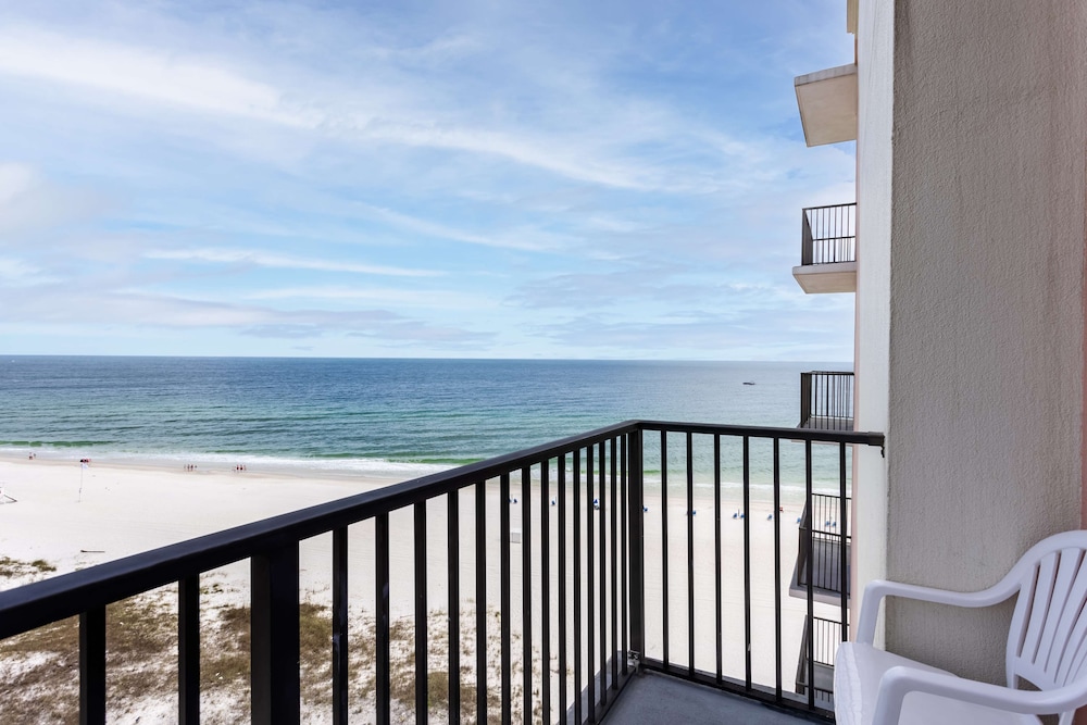 Hampton Inn & Suites Orange Beach Gulf Front - photo 36
