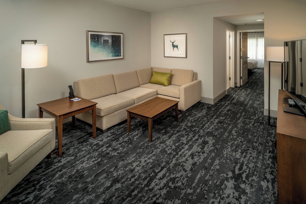 Delta Hotels by Marriott Huntington Mall - photo 10
