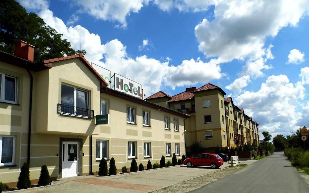 Endhotel — hotel in Bielany Wroclawskie