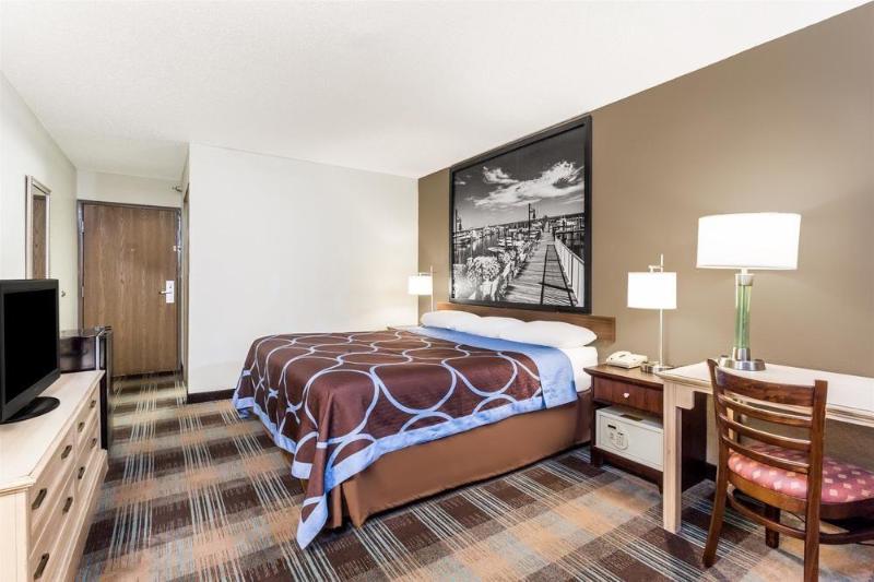 Super 8 Joppa - carbon neutral hotel in Joppatowne