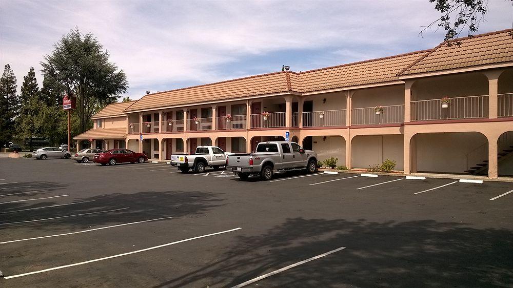 Econo Lodge Gilroy - photo 24