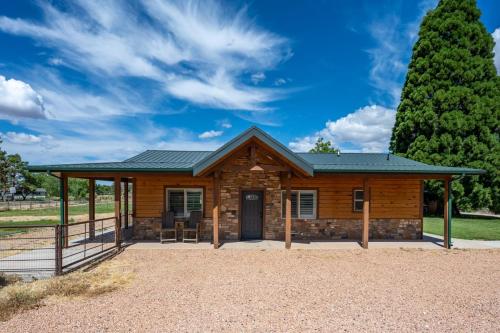 Sequoia Homestead in Kanab Pets OK Heated Pool in Kanab, United States