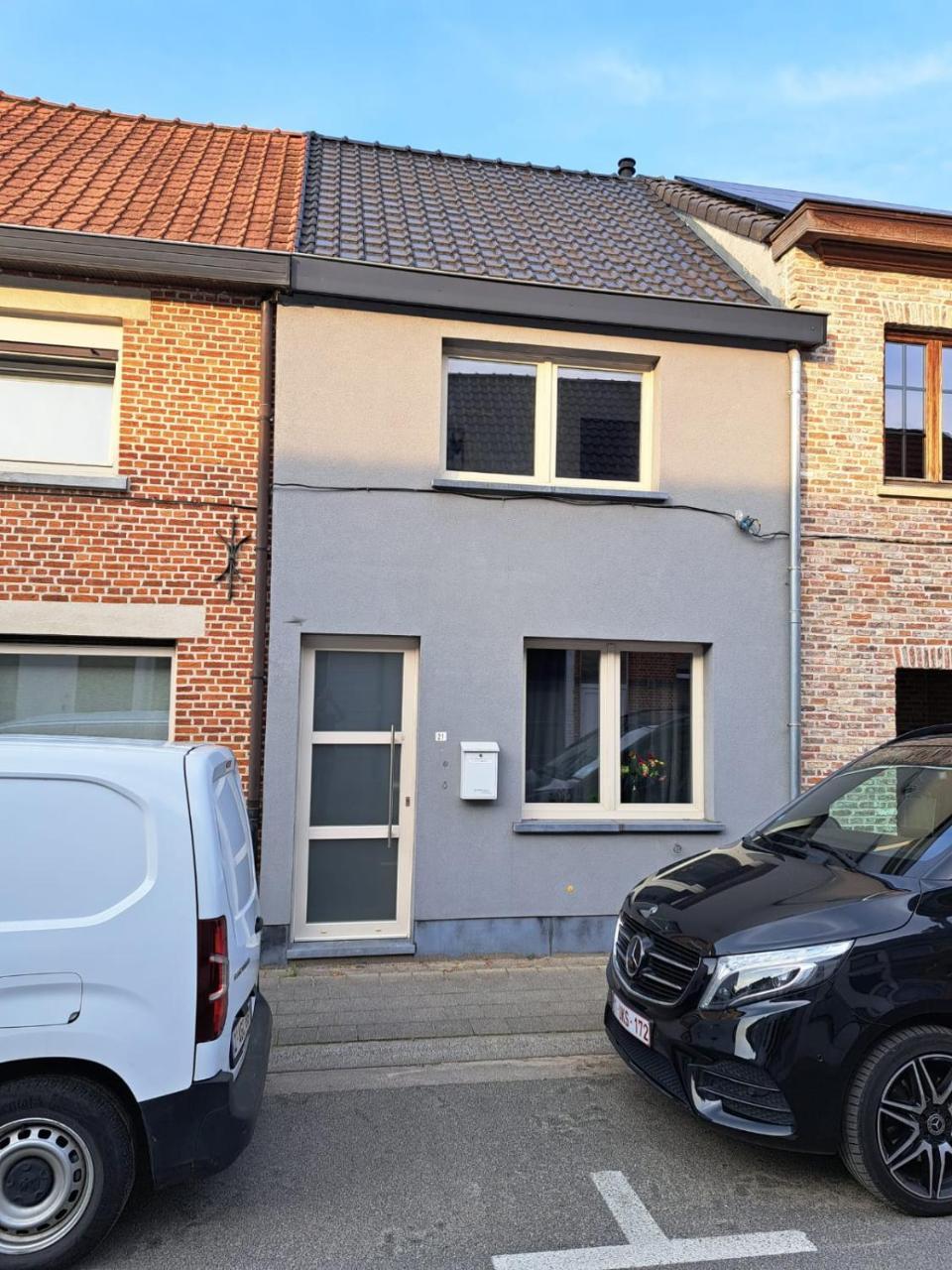 Gezellige Rijwoning met tuin — hotel in Lokeren