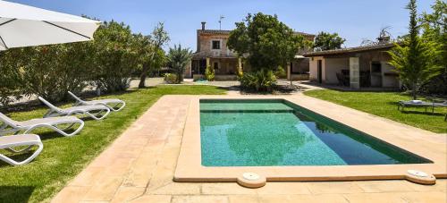 Cadernera in Buger, Spain