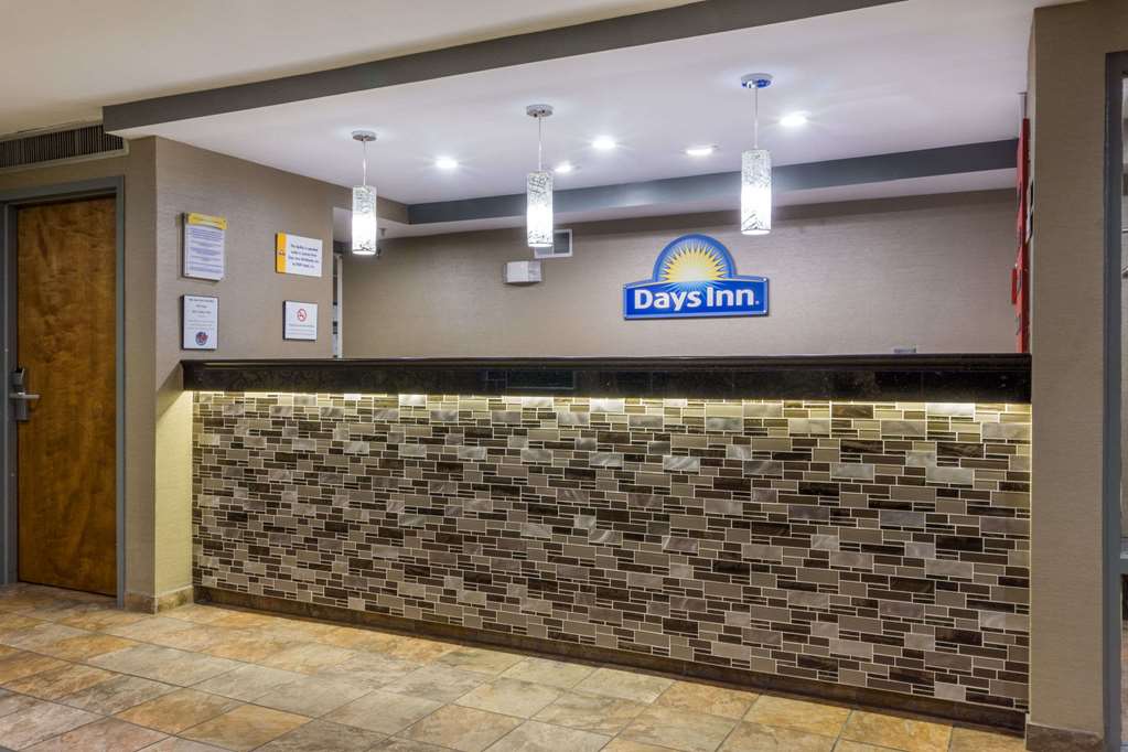 Days Inn by Wyndham Florence Cincinnati Area - photo 3