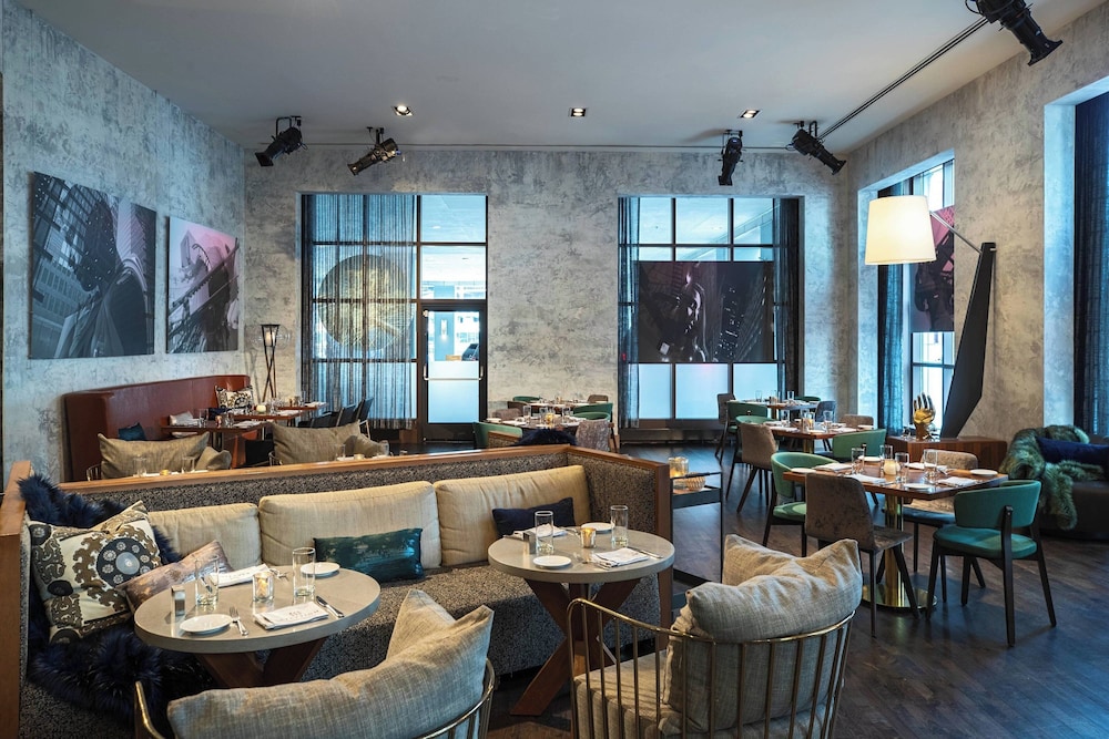 Renaissance Chicago Downtown Hotel - photo 57