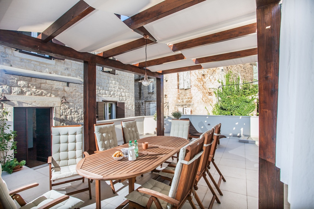 Tinel Longo — 4-Star Luxury Hotel in Trogir, Croatia