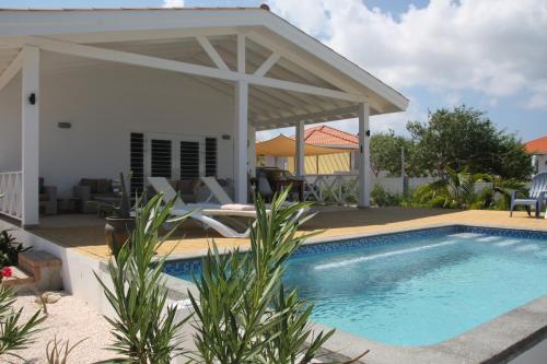 Kas Trupial in Willemstad, CURAÇAO