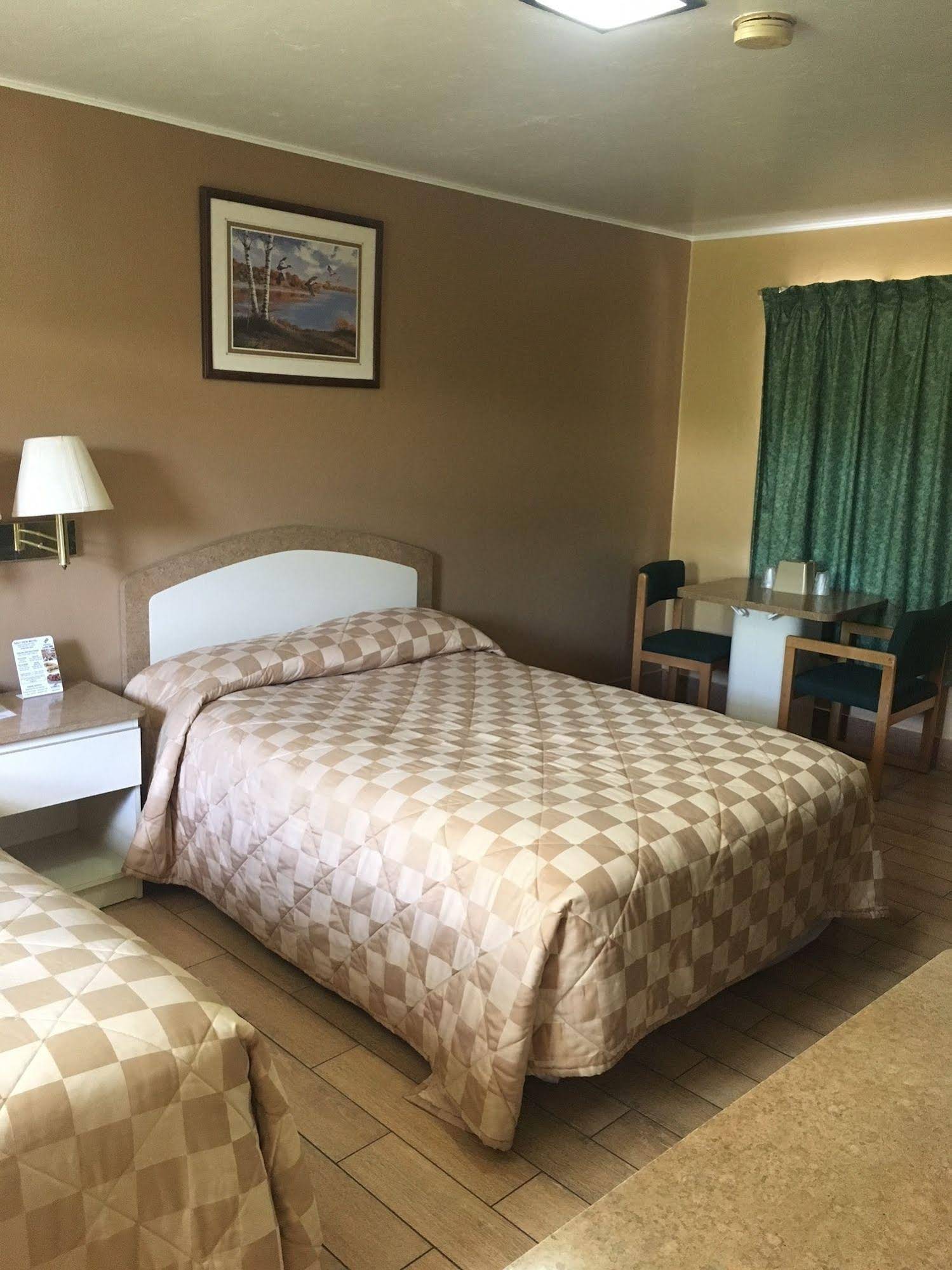Golf View Motel - photo 13