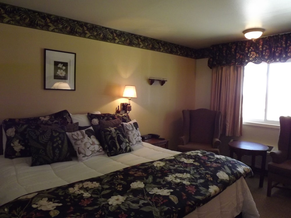 Crest Country Inn - photo 80