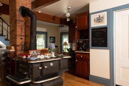 Camden Maine Stay Inn - photo 58