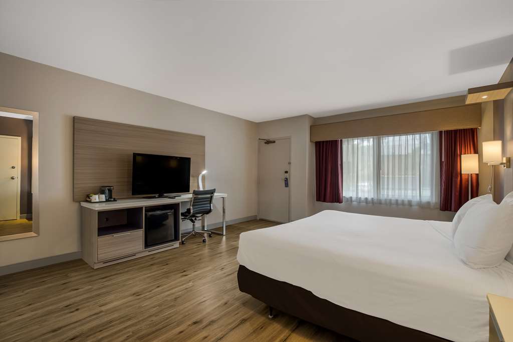 Best Western Diamond Bar Hotel & Suites - photo 10