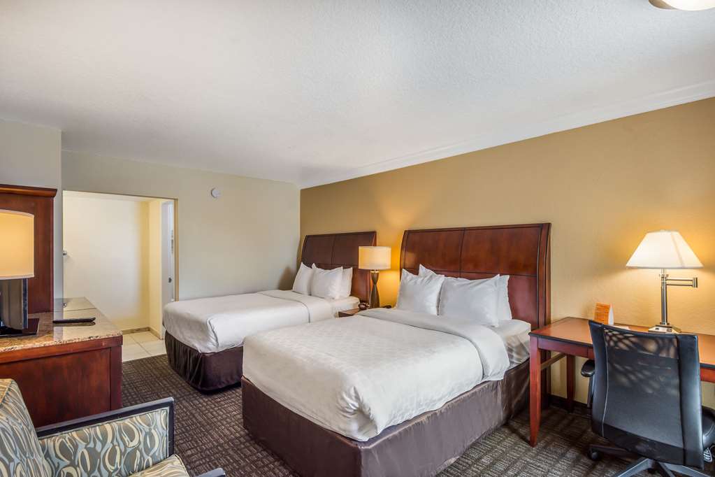 Clarion Inn & Suites Central Clearwater Beach - photo 18