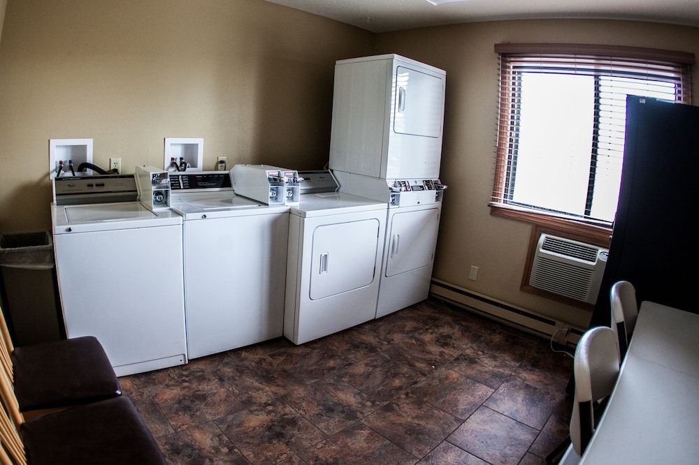 Fargo Inn and Suites - photo 24