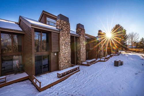 Wister C - carbon neutral hotel in Unknown City