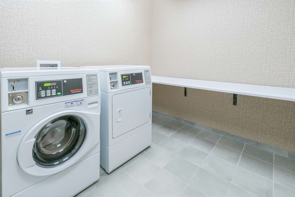 Hampton Inn & Suites Glenarden Washington DC - photo 25