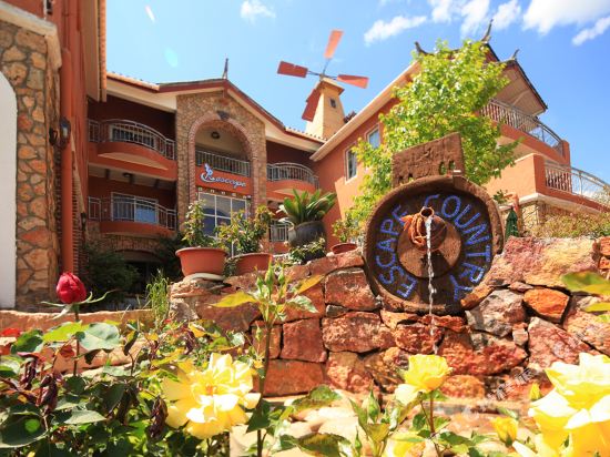 Yiren Waterfront Holiday Courtyard in Yulong, People's Republic of China