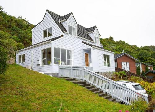 Big sale in winter three bedrooms two bathrooms in karori — 4-Star Luxury Hotel in Wellington, New Zealand