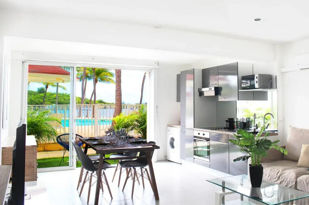 Blue Vista 1 bedroom condo in Nettle Bay — 4-Star Luxury Hotel in Marigot, Saint Martin
