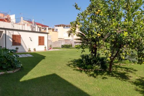 L 'Angolo dei Mori Mulberry Suite Milazzo — 4-Star Luxury Hotel in Milazzo, Italy