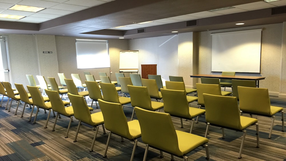 Holiday Inn Express Sacramento Airport Woodland by IHG - photo 76