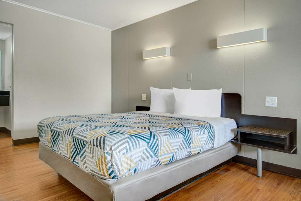 Motel 6 Lima OH - photo 8