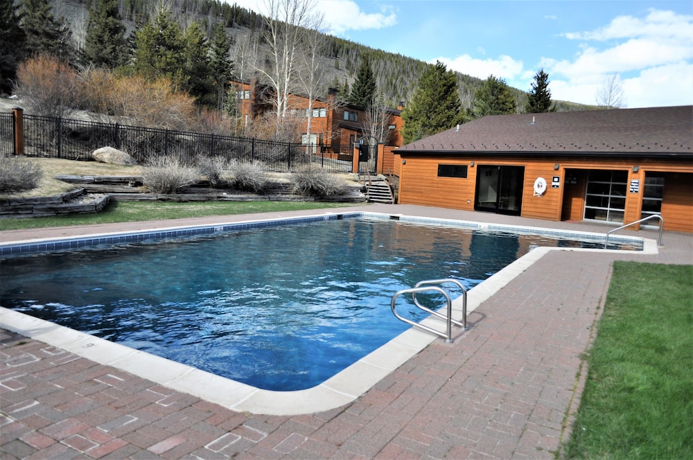 Tennis Townhome 2 Bed 2.5 Bath - photo 23