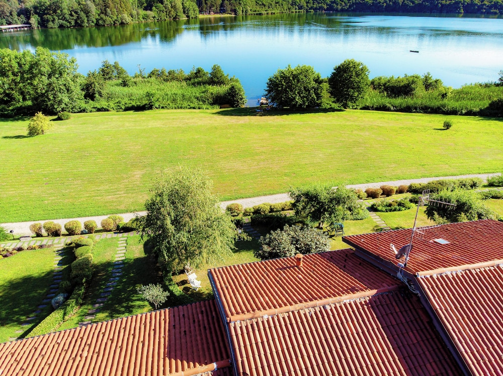 Montorfano By The Lake My Home In Como — 4-Star Luxury Hotel in Montorfano, Italy