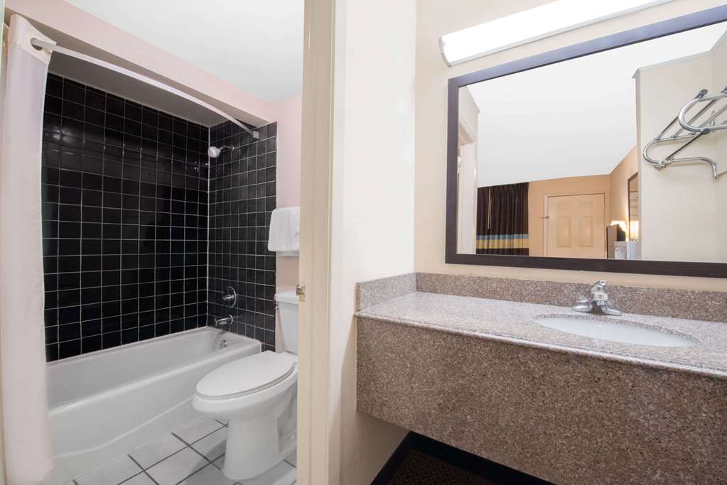Americas Best Value Inn Hobbs - photo 4