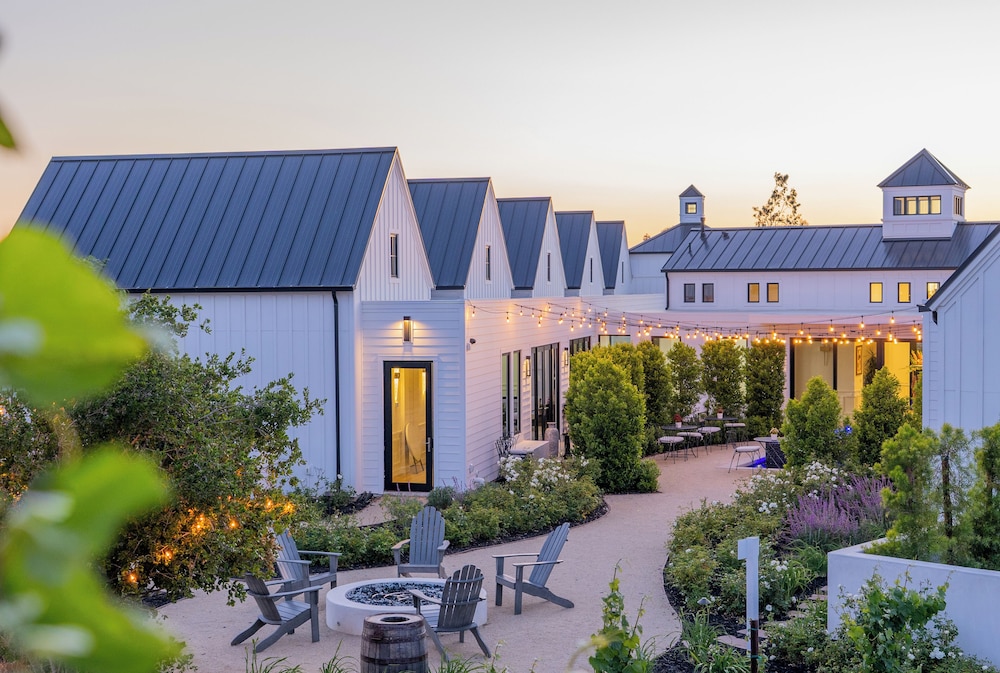 The New Inn — 4-Star Luxury Hotel in Temecula, United States