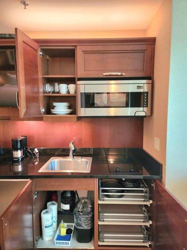 The Signature at MGM Condo Stunning Strip Views & No Resort Fees