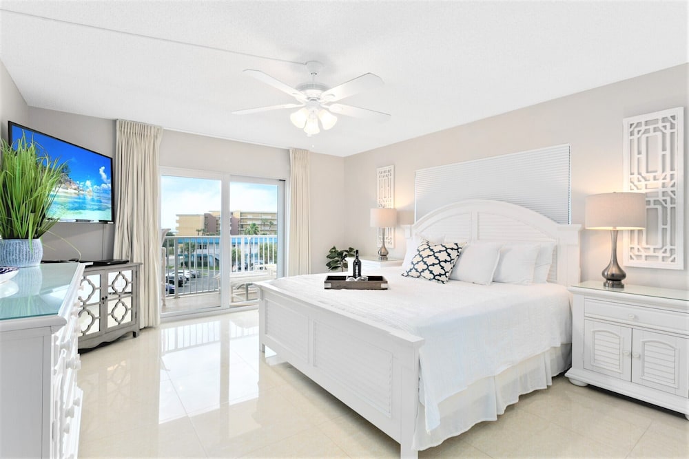 Cocoa Beach Towers by Happy Palm Stays - photo 57