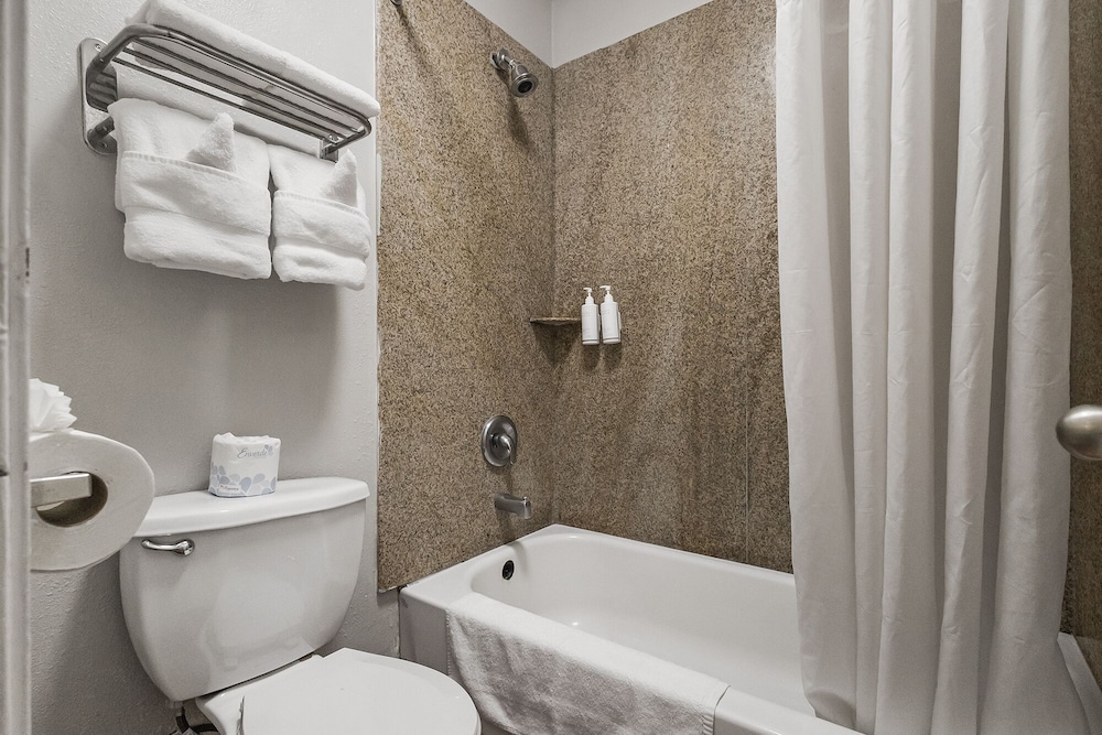 Heritage Inn Express Hayward - photo 27