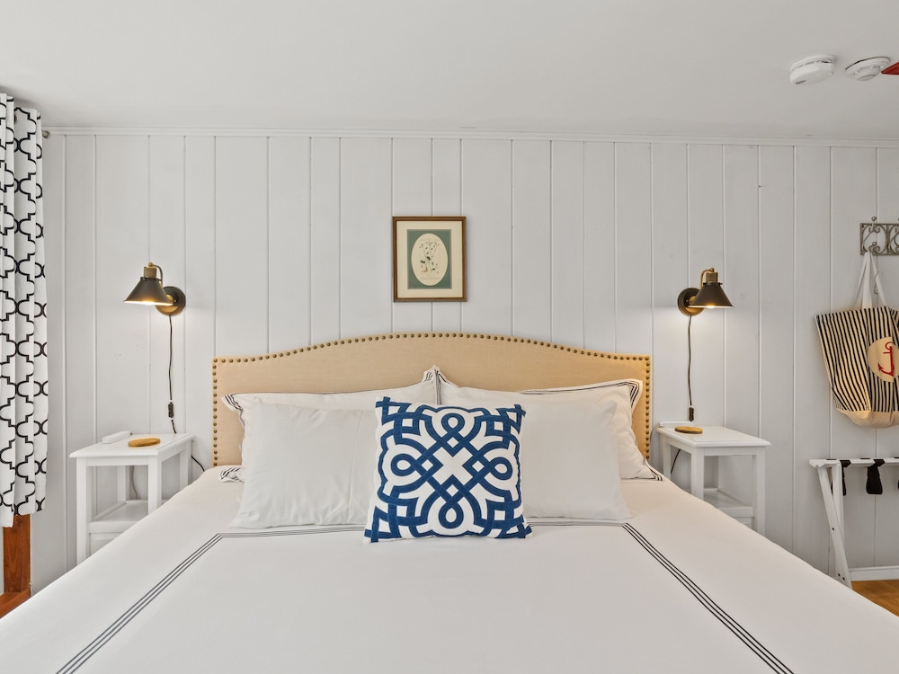 The Seagrove Suites & Guest Rooms - photo 15