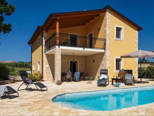 Villa Jomi — 4-Star Luxury Hotel in Tar, Croatia