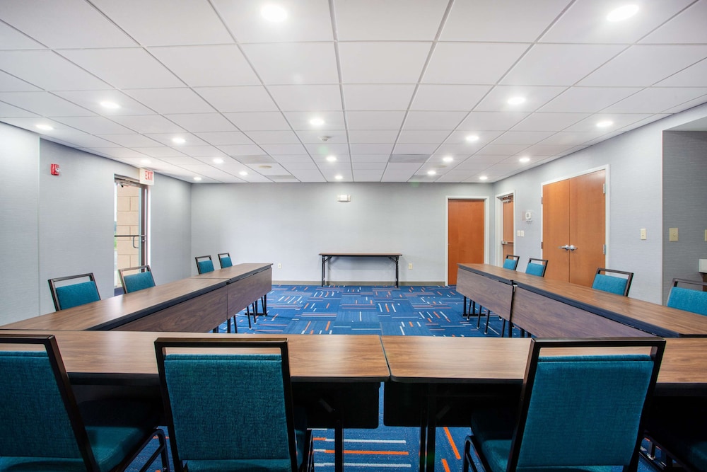 Hampton Inn Elkins - photo 38