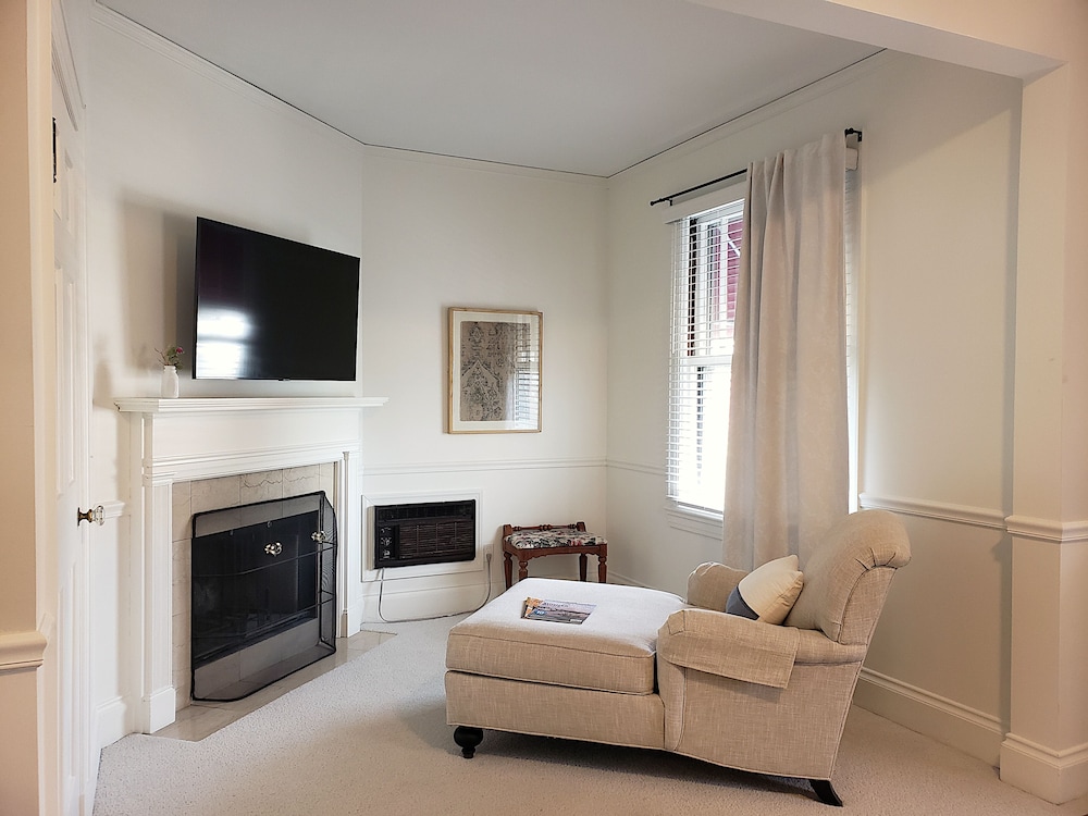Hearthside Inn - photo 12