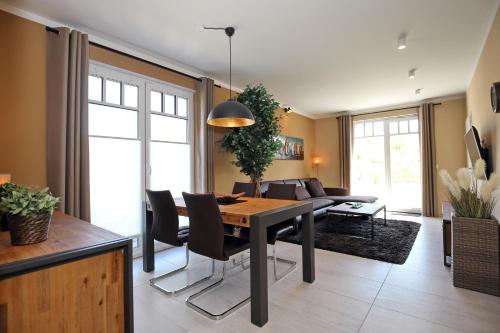 Haus am Wald Wohnung Sommer — 4-Star Luxury Hotel in Ostseebad Kuehlungsborn, Germany