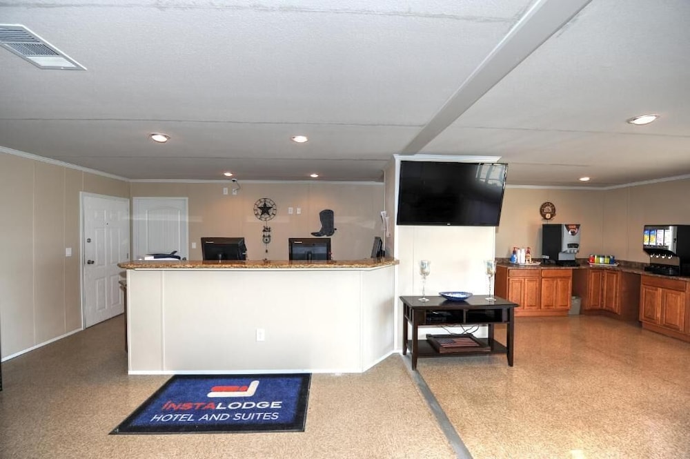 Instalodge Hotel And Suites - photo 2