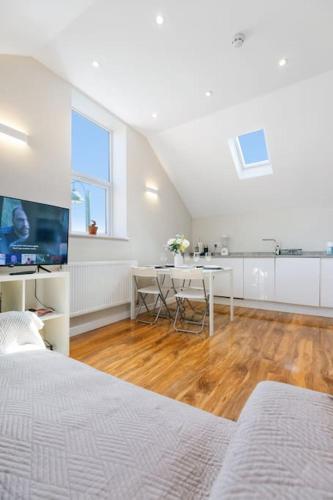 Two bed Apartment in Leytonstone — 4-Star Luxury Hotel in London, United Kingdom
