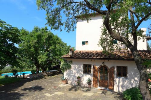 Villa Laura — 4-Star Luxury Hotel in Sesto Fiorentino, Italy