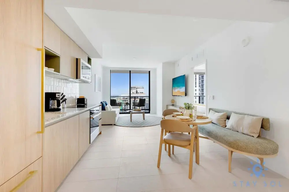 Oasis Apartment 1 Bedroom with Pool & Gym — 4-Star Luxury Hotel in Miami, United States
