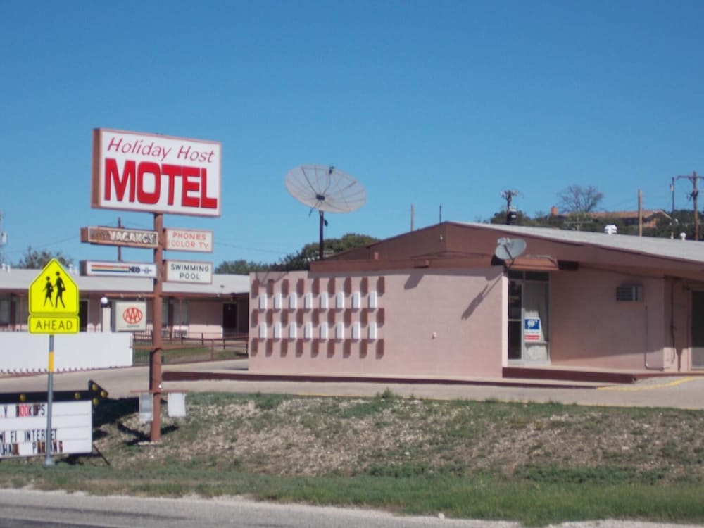 Holiday Host Motel - photo 4