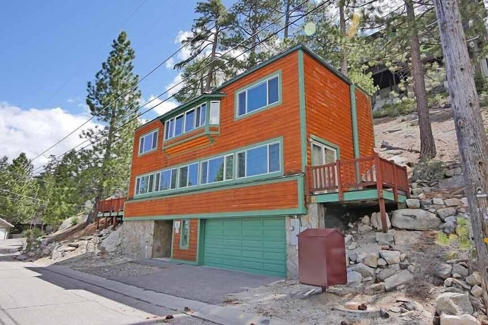 4221 Saddle Road — South Lake Tahoe