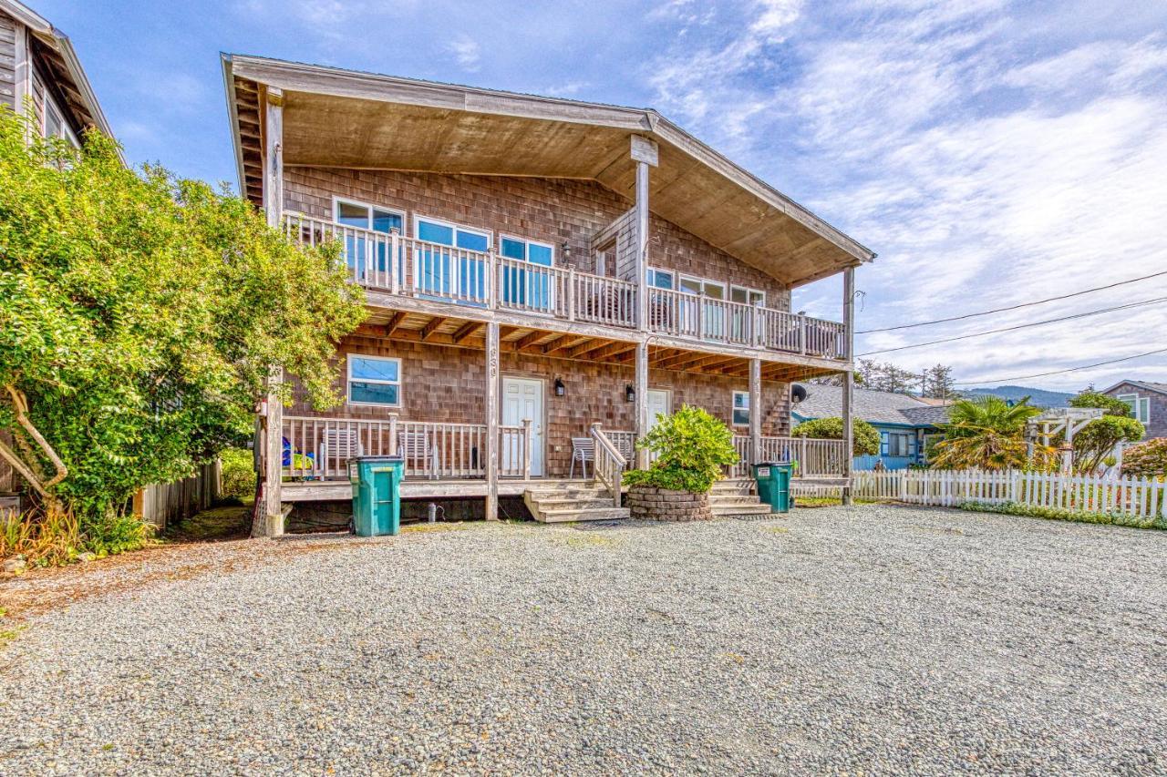 Boardwalk - carbon neutral hotel in Rockaway Beach