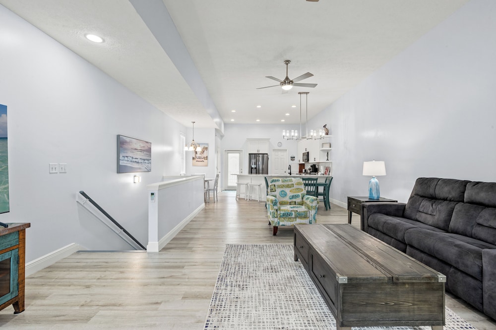 Sago by the Sea: 2 bed 2.5 bath Retreat Steps From the Beach Sleeps 7 - photo 13