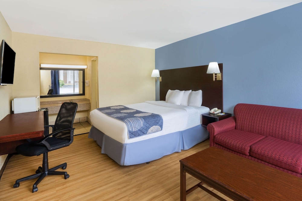 Days Inn by Wyndham Statesville - photo 5