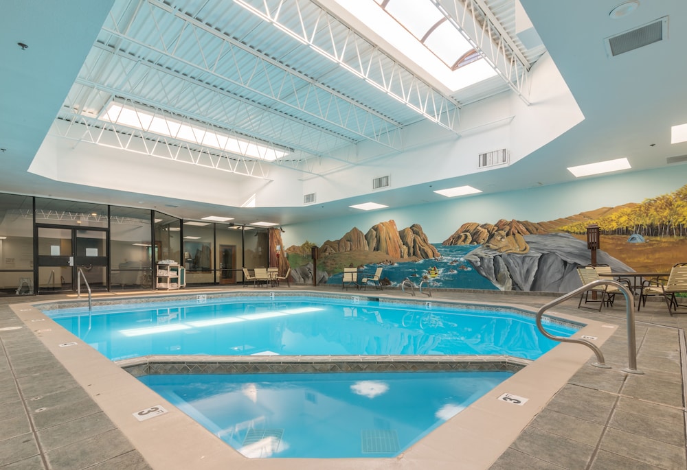 Grand Vista Hotel - photo 12